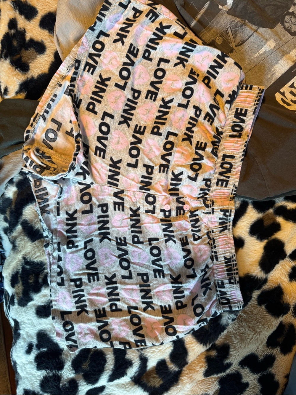 Victoria's Secret Pink Boxer Sleepwear Shorts Small Love Pink / Grey